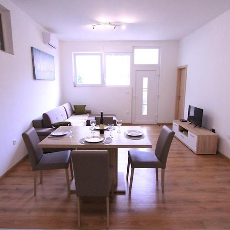 פודסטראנה Apartman Darija מראה חיצוני תמונה