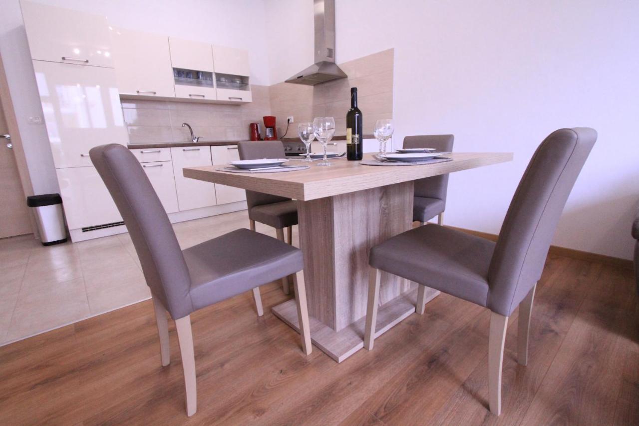 פודסטראנה Apartman Darija מראה חיצוני תמונה