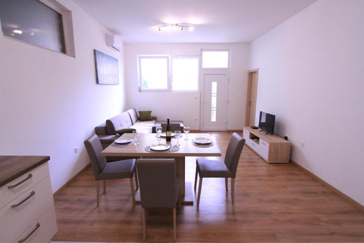 פודסטראנה Apartman Darija מראה חיצוני תמונה