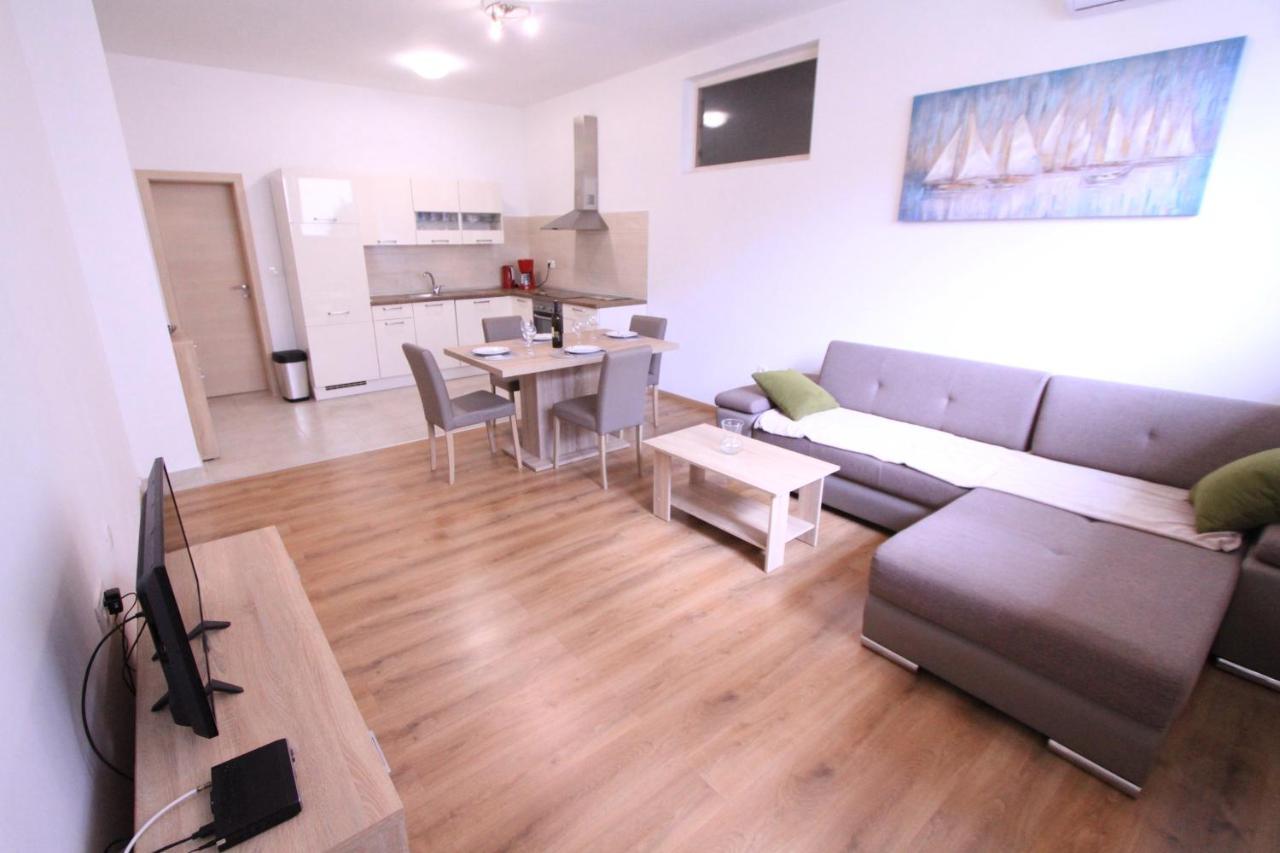 פודסטראנה Apartman Darija מראה חיצוני תמונה